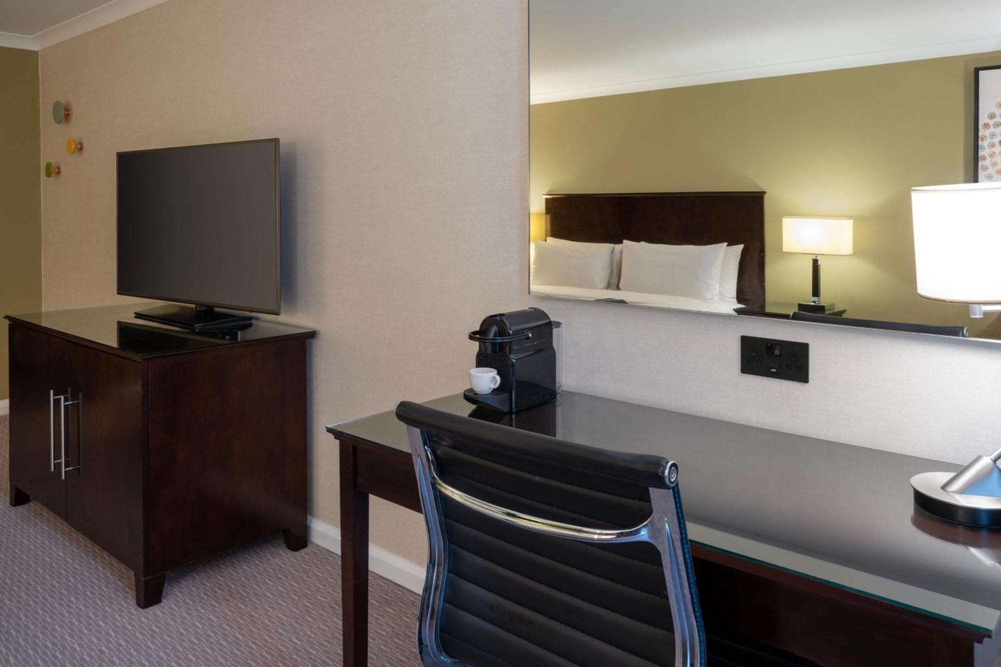 Executive Room Lounge Access