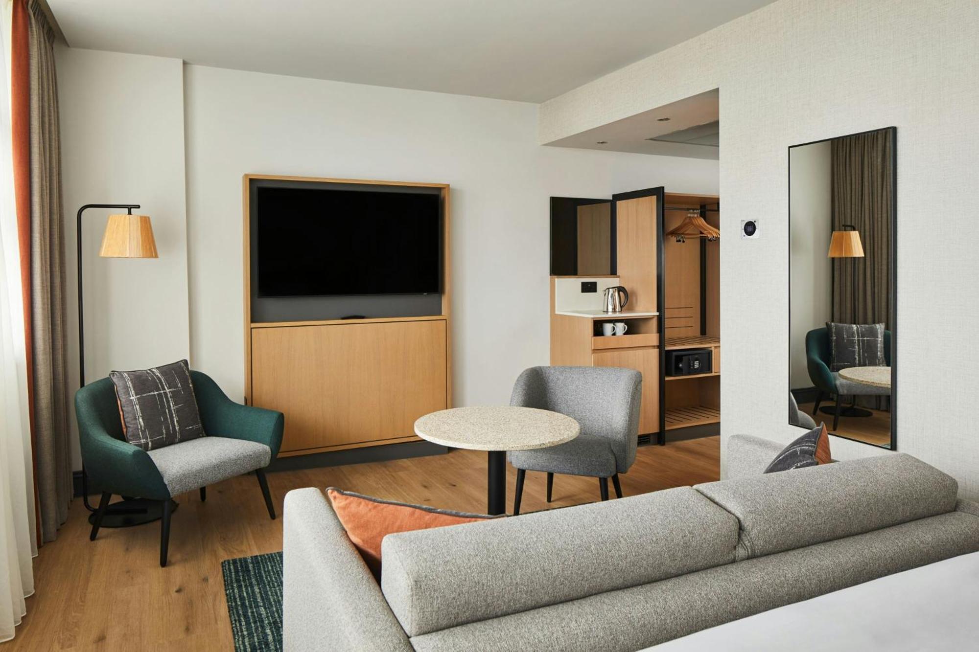 Deluxe King Room