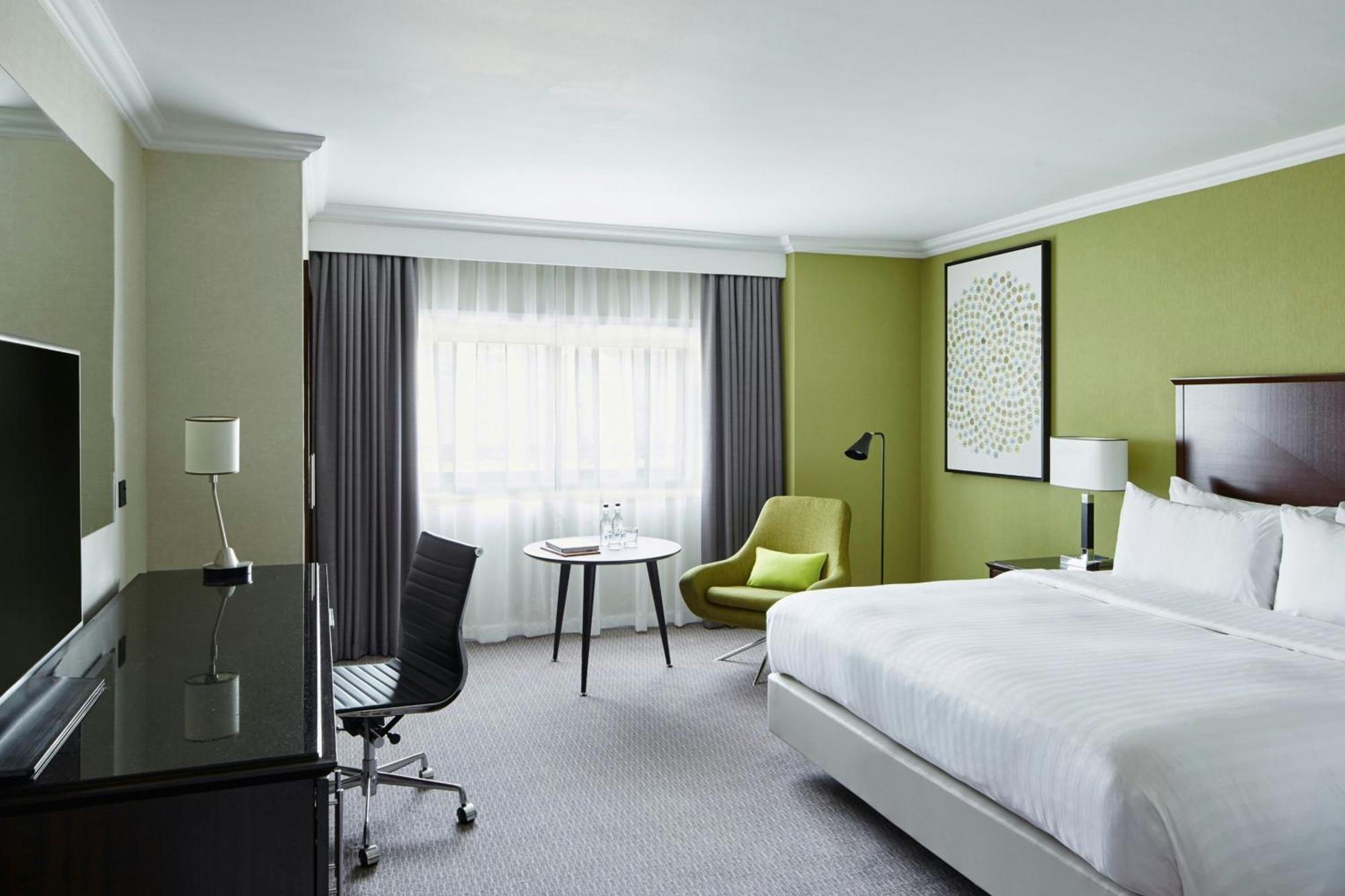Executive Room Lounge Access