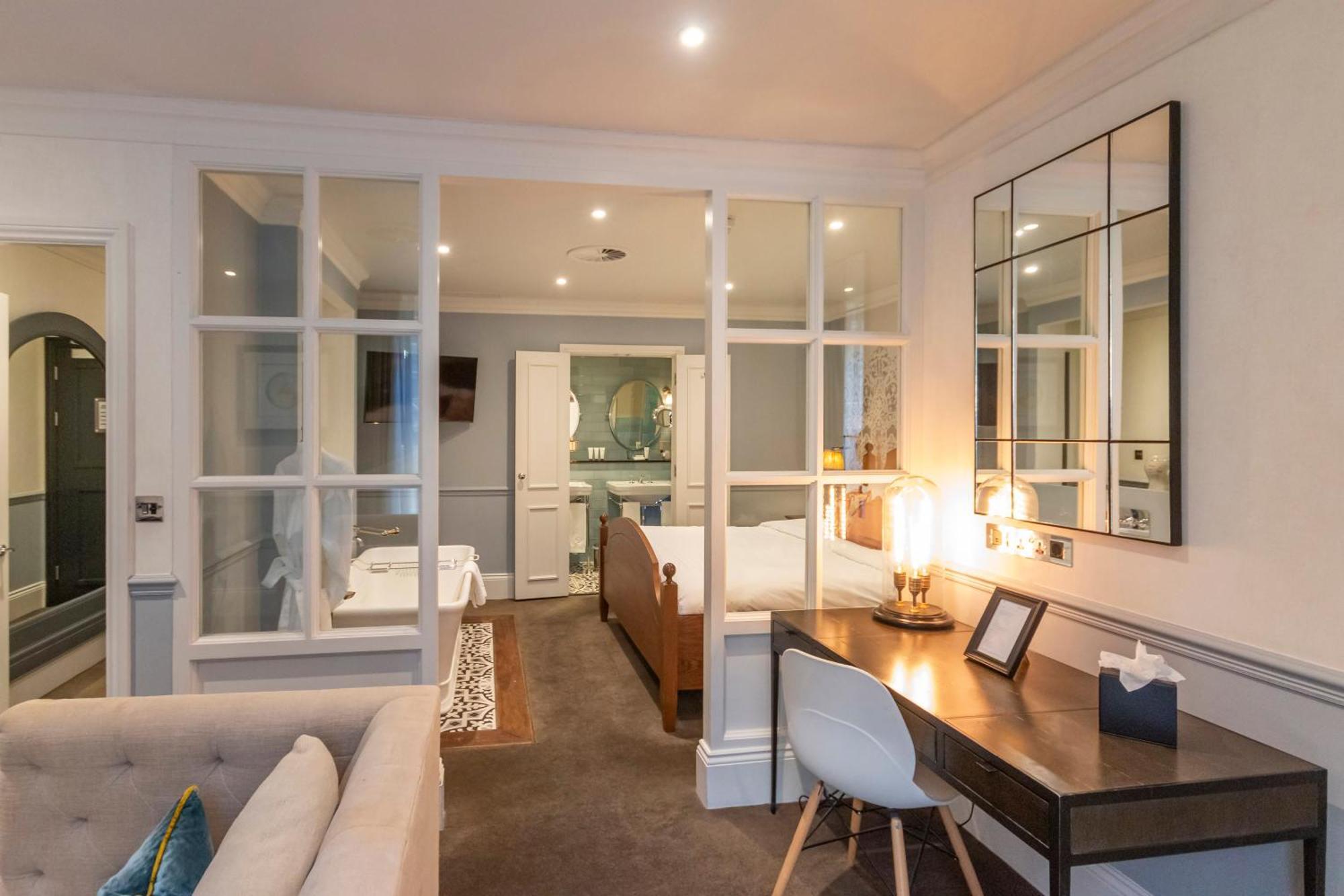 Luxe Jr Suite